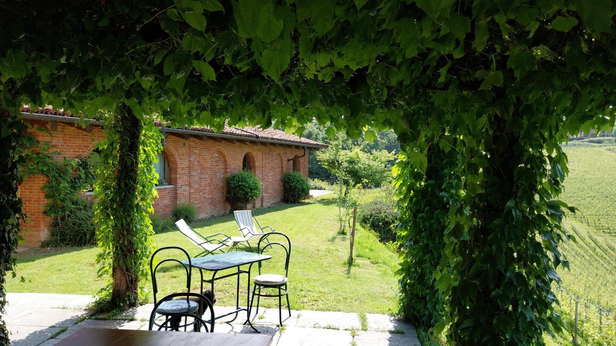 Tenuta Montanello B&B Castiglione Falletto Extérieur photo