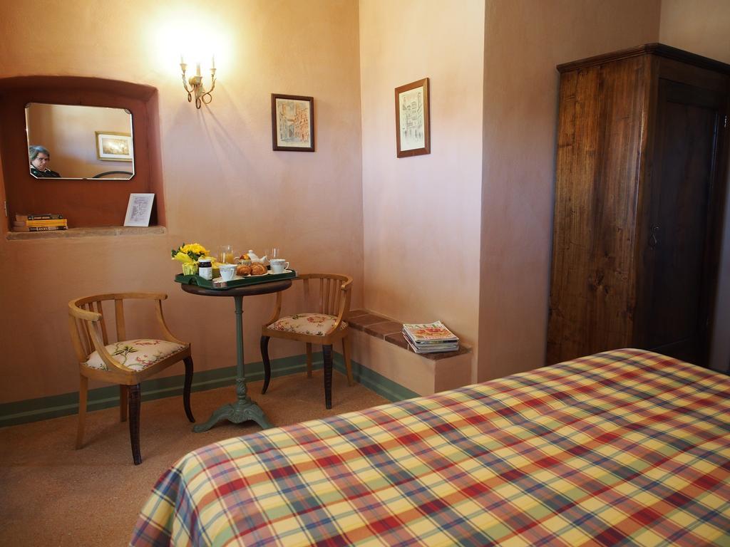 Tenuta Montanello B&B Castiglione Falletto Extérieur photo